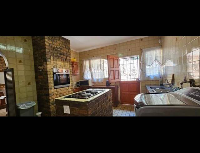 4 BEDROOM HOUSE FOR SALE IN GLENVISTA